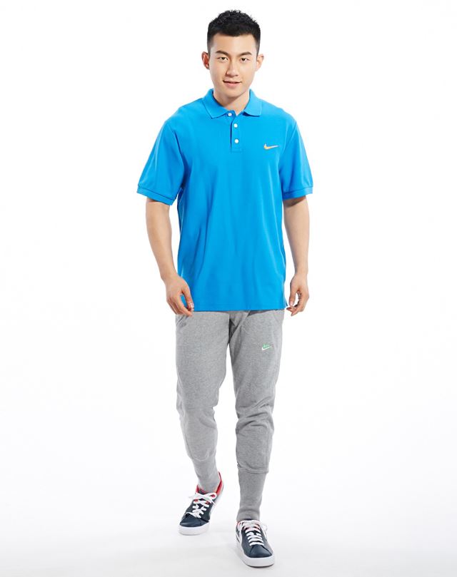 Nike-636628-436-1_171159.jpg