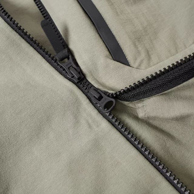 21-02-2018_nike_techfleecejacket_darkstucco_black_886156-004_mo_3_145305.jpg