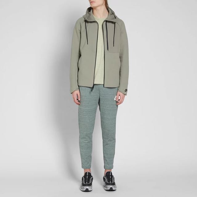 21-02-2018_nike_techfleecejacket_darkstucco_black_886156-004_mo_m3_145306.jpg