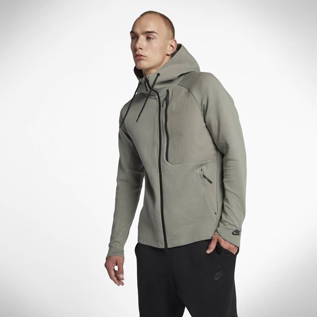 nike-nsw-tech-fleece-hoodie-886156-004-2_145307.jpg