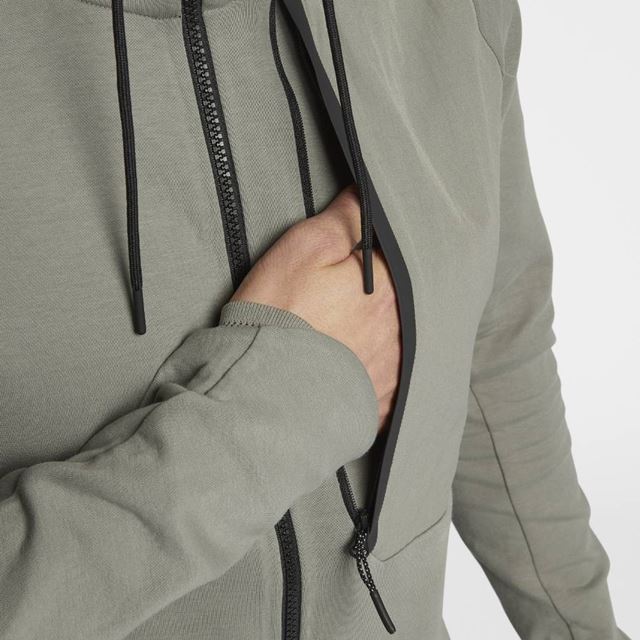 nike-nsw-tech-fleece-hoodie-886156-004-4_145313.jpg