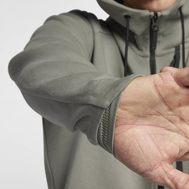 nike-nsw-tech-fleece-hoodie-886156-004-5_145313.jpg