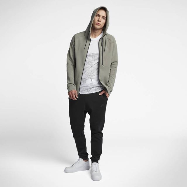 nike-nsw-tech-fleece-hoodie-886156-004-7_145314.jpg