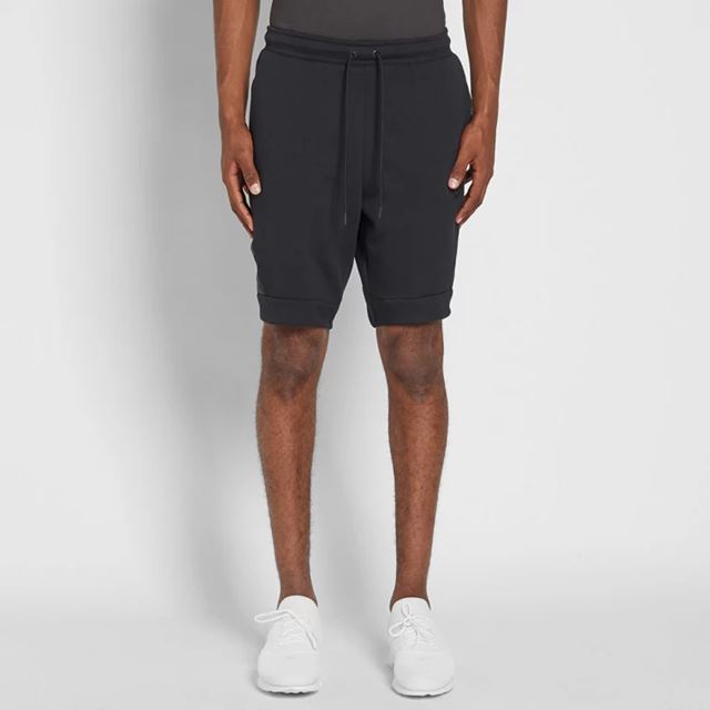 12-07-2017_nike_techfleeceshort_black_805160-010_eh_m1_181113.jpg