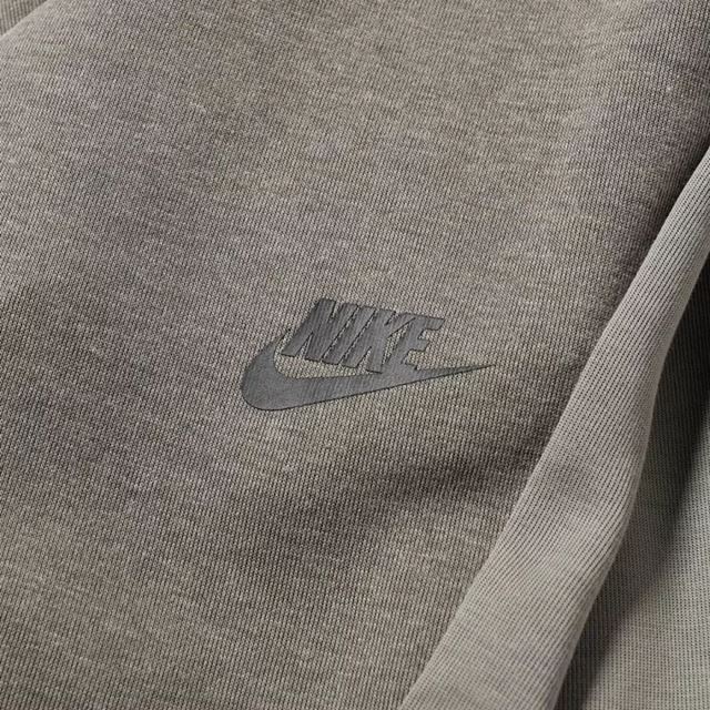 21-02-2018_nike_techfleeceshort_darkstuccoheather_black_805160-004_mo_3_170751.jpg