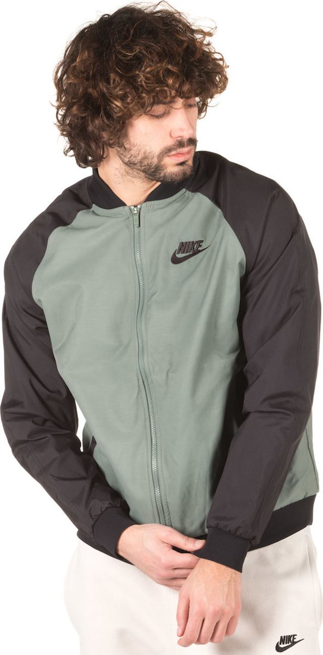 20180312142813_nike_sportswear_jacket_832224_365_170536.jpg