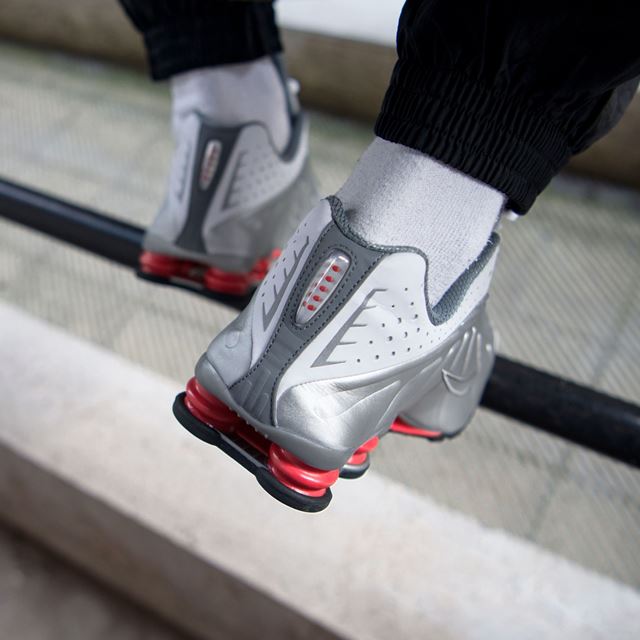 nike-shox-r4-bv1111-100(1)_155054.jpg